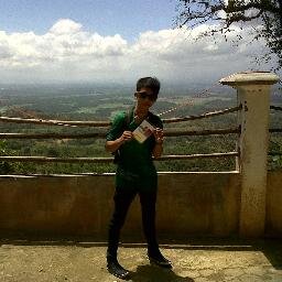 seharusnya aq memilih jalan setapak yang bisa dilewati hanya satu orang !!!!!