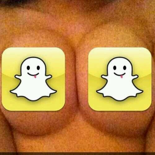 send your snapchatss to britainsbabes, all anonymous!! + i follow back •○●