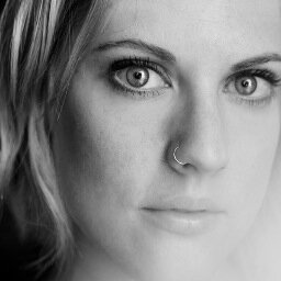 Contemporary senior portrait photographer
