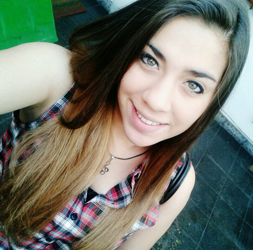 Siempre estoy en el lugar equivocado, ya es costumbre. - La música es el corazón de la vida - Las Carnis♥.
http://t.co/1UqePgf9er