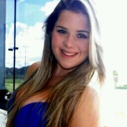 Seja humilde, pois, até o sol com toda sua grandeza se põe e deixa a lua brilhar.