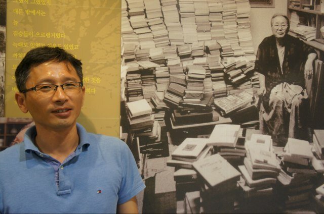 민주주의 신봉, 평화를 사랑, 통일지향, 노동존중, 노동조합 지지, 친일파 척결, 보수꼴통 걸리면 디지ㅁ