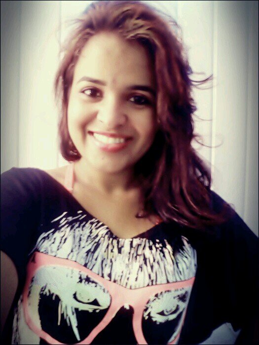 Eu só quero alguém que seja sincero comigo e me ame do jeito que eu sou..♥