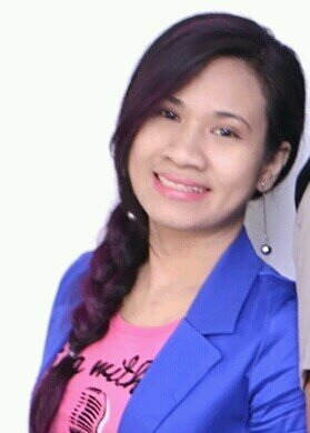 A supportive wife. Devoted mom and their no.1 fan.  A Disciple. Frustrated Artist. 

Let my mess be your message.
