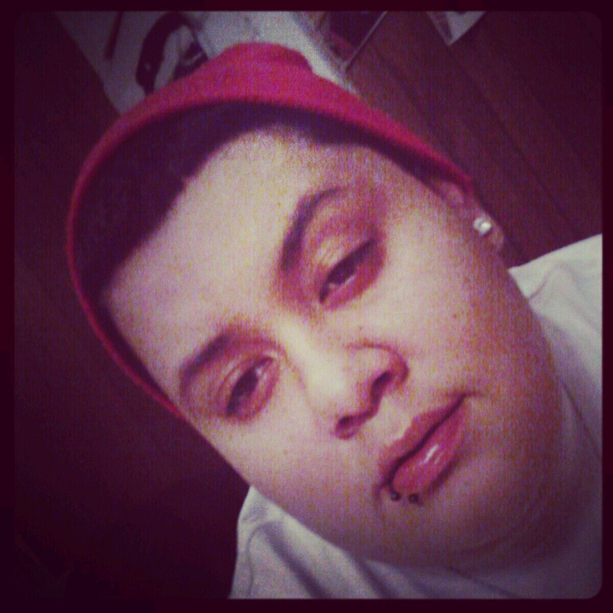 Aires, im 23 im never on that petty shit ima cool ass person had the same friends for years im just livin life ima barber hmu for cuts! The