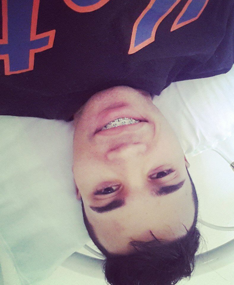 Trago comigo um belo sorriso no rosto e muita positividade.