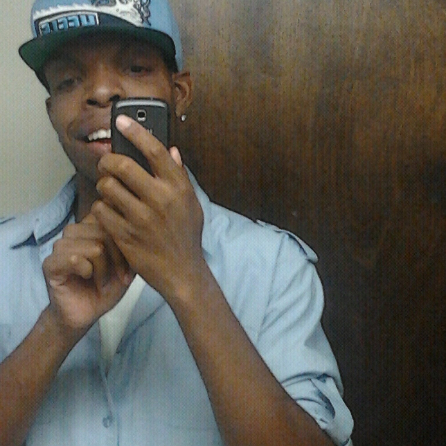 My dream is being a rapper... Im single senior