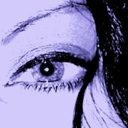 Lover of music, movies, books, dance, Hollywood, tattoos, comedy, Seahawks, wine, & vacations. Mom of 3, Wife of 1.