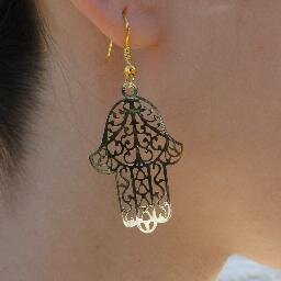 Handmade Accessories :) @mayaakra08 http://t.co/mgNjJTCjdM