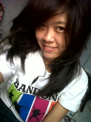 melly_hinata's profile picture. saat aku tak paham maksud Tuhan, aku memilih untuk percaya..