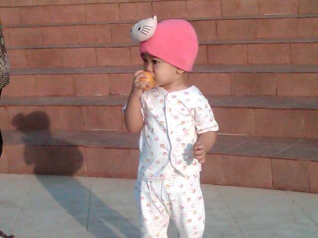 a happy housewife and never stop learn to be a good wife for Sab Himawan and great mom for lovely Naura_Shazia.