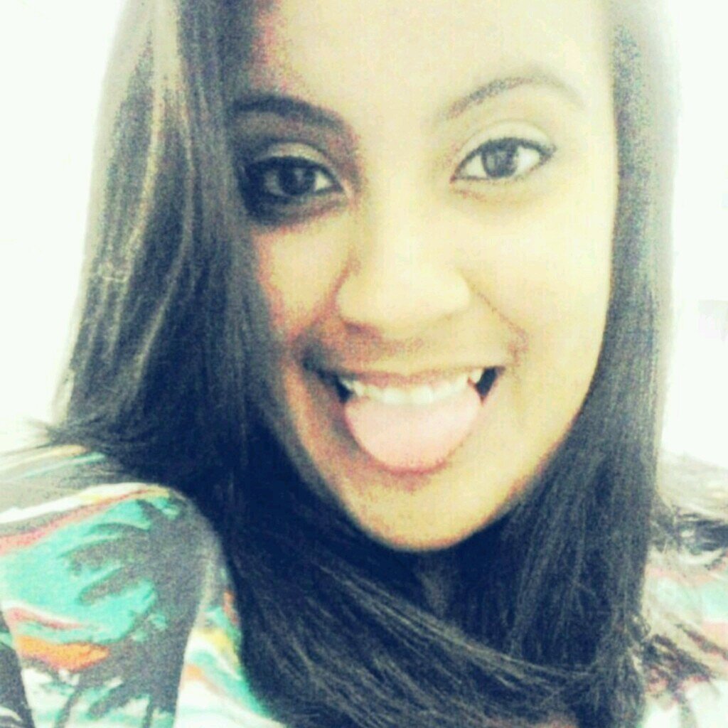 Deus,18, ciumes, carinho, capricornio, odontologia, eletro music ! 
BRUNO MARS , true love ♥