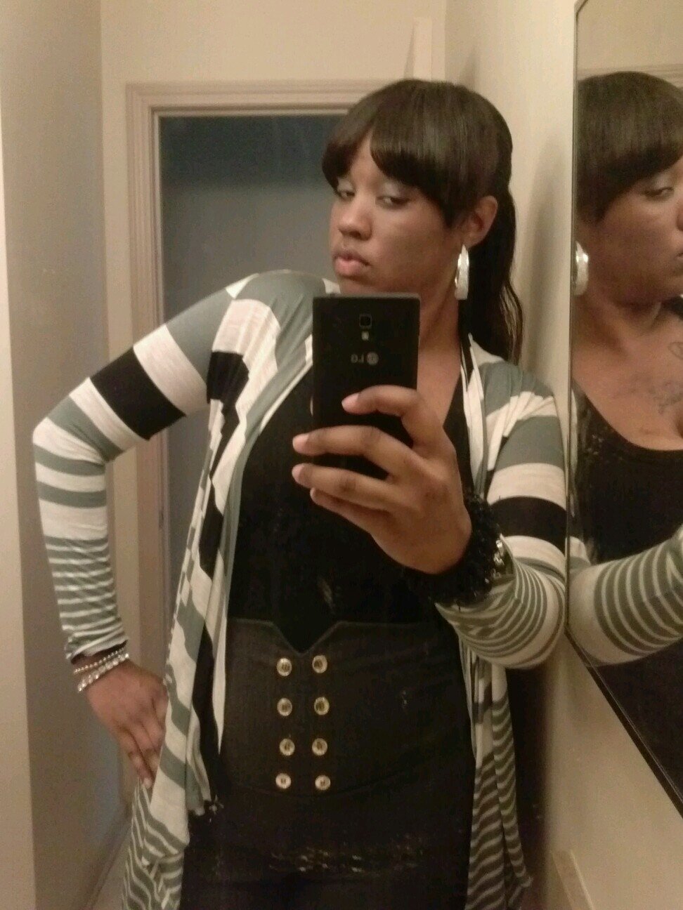 Klsrocks2011's profile picture. I will give you exactly what you want.. No pressure.. Now kiss me Damn it..