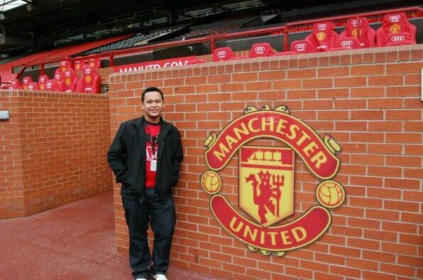 D.O.B. 5th January 1984.. Lives in Shah Alam.. MAN UTD 4 LIFE...!!!