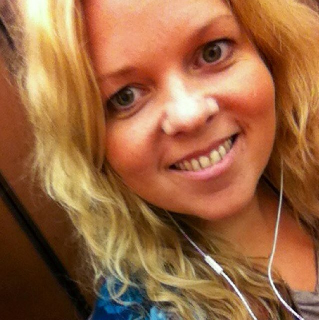 Gustafssonjenny's profile picture. Jobbar med grafisk design och kommunikation.

Älskar det mesta i kreativ väg: måla, skapa, fota, inredning...

http://t.co/2LSFpFMm