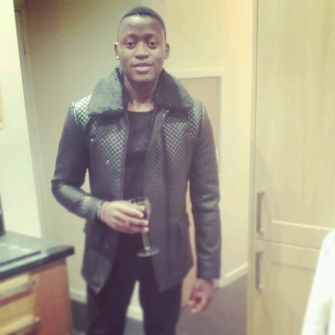 Yᵒᵘ Oᶰˡʸ Lᶤᵛᵉ Oᶰᶜᵉ. BA hons Accounting & International Business graduate.
