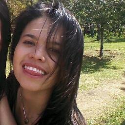 Já perdi as contas de quantas vezes sonhei contigo, acordei e desejei voltar ao mesmo sonho.