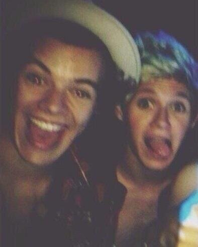 free follow from @narryphilic bc i love you. follow me on that account x