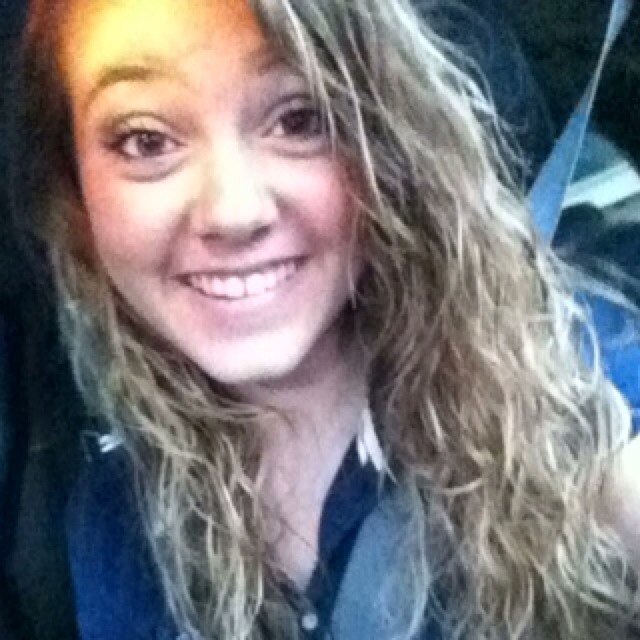 Emily , 16 , Juniorr  . Basketball is my lifee . Follow me , homie ;) Baylor Bears ❤