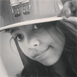13 anos, gemeos,ciumenta,chorona, carinhosa, estressada, brincalhona, bobinha, sorridente,São Paulinaa ! Segue-me ? ;$$