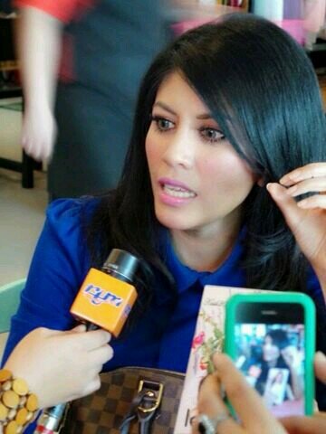 iesyafanzatic's profile picture. Debut album impian is an introduction on her career as a singer, currently is preparing for 2nd album which includes 3 countries collaboration ~
 SIN-MAL-IND