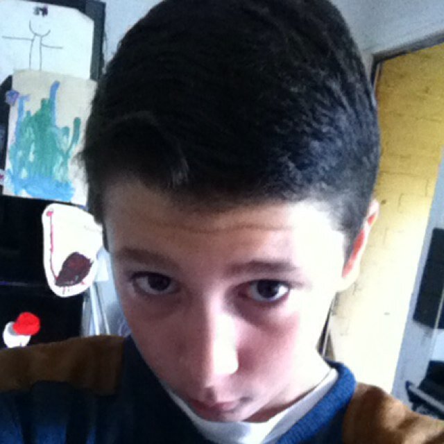Follow me and i will follow you back even if i dont know you ;) 3 3