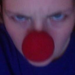 Böse. Und Clownin.