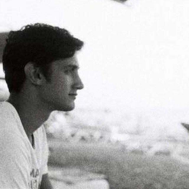 efecte8's profile picture. MSc Engineer, Gamer, loves electronic music