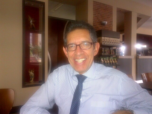 Senior Educational Advisor & Coach, expert in institutional change, large-scale bilingual projects and coaching for performance.