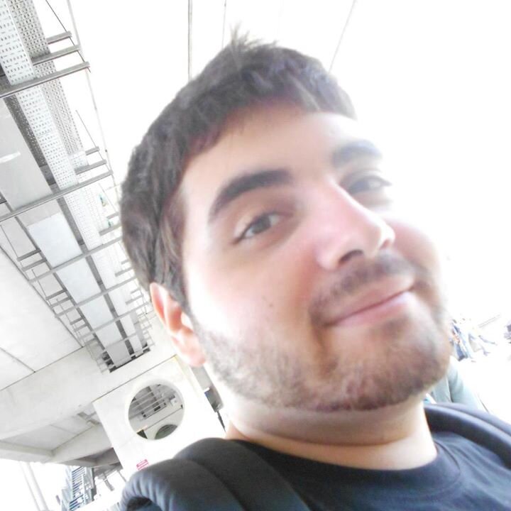 Architecture, computer science, graphic novel/comics e videogamer interessato.