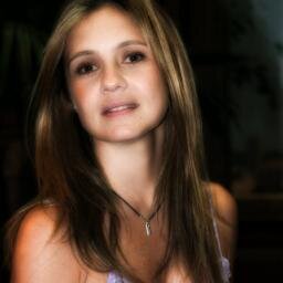 `` Platônico até pode ser, não é normal o que eu sinto por vocês ´´ @ddlovato ♥ Adriana Esteves