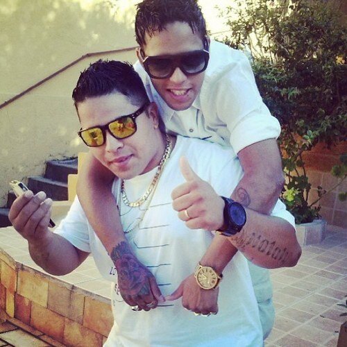 DEUS em primeiro lugar contatos para show nextel 115*11864 ou tim (011)953746690 esse é do chefinho Facebook Oficial http://t.co/FNWvjdrbEF …