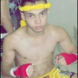 Ex dancer de Freestep, Atualmente sou Atleta/Competidor de #Muaythai .. E é isso, não tem muito oque falar não. !