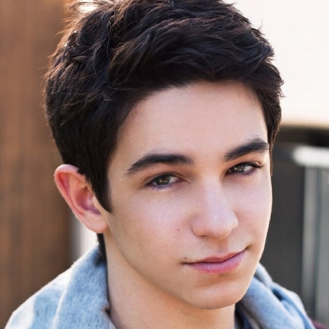 Son of @SherifGraham. #StorybrookeHigh [18+] [RP] [Single] [17 years old]
