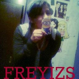 mi mejor pasatiempo es le futbool XD , soy directioner :33 ,soy de esas personas que se ríe de cualquier cosa jejeje :DDpero odio las cosquillas¬¬ soy latina :D