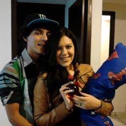 Tu locura' me encaantaa :)) Te Amo bebe'♥ Chucho&Mayraah'♥
