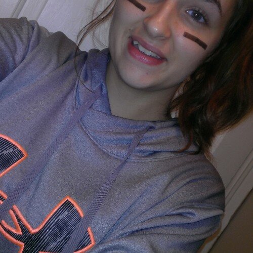 Im new too this lololol. Im 14 & im single but crushing (; & he knows who he is! Anywayyy follow meee. I follow back :*