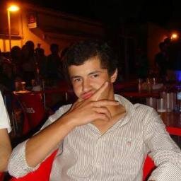 Gosto de pesca, escola e badminton