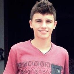 Bom, eu sou o namorado da @_anaaaz, e eu sou muito gente boa, só que sou pobre :s
