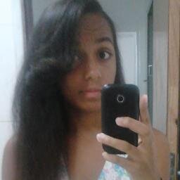 A Runa que conserta um coração partido é a mais dolorosa                 Bom como eu sou péssima com descrições, vai ficar essa frase do meu Alec :3