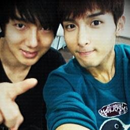 나는 K POP 슈퍼 주니어 씨엔 블루 사랑  좋아
Amo K POP Super Junior, CN Blue Love