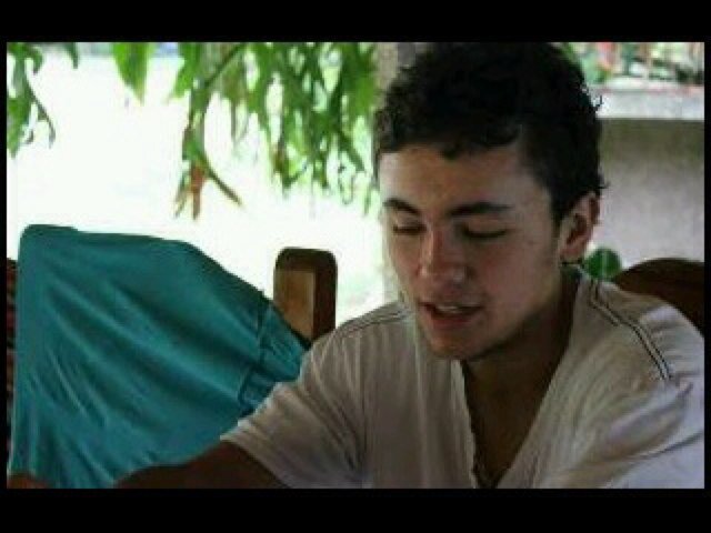 amboraes's profile picture. 