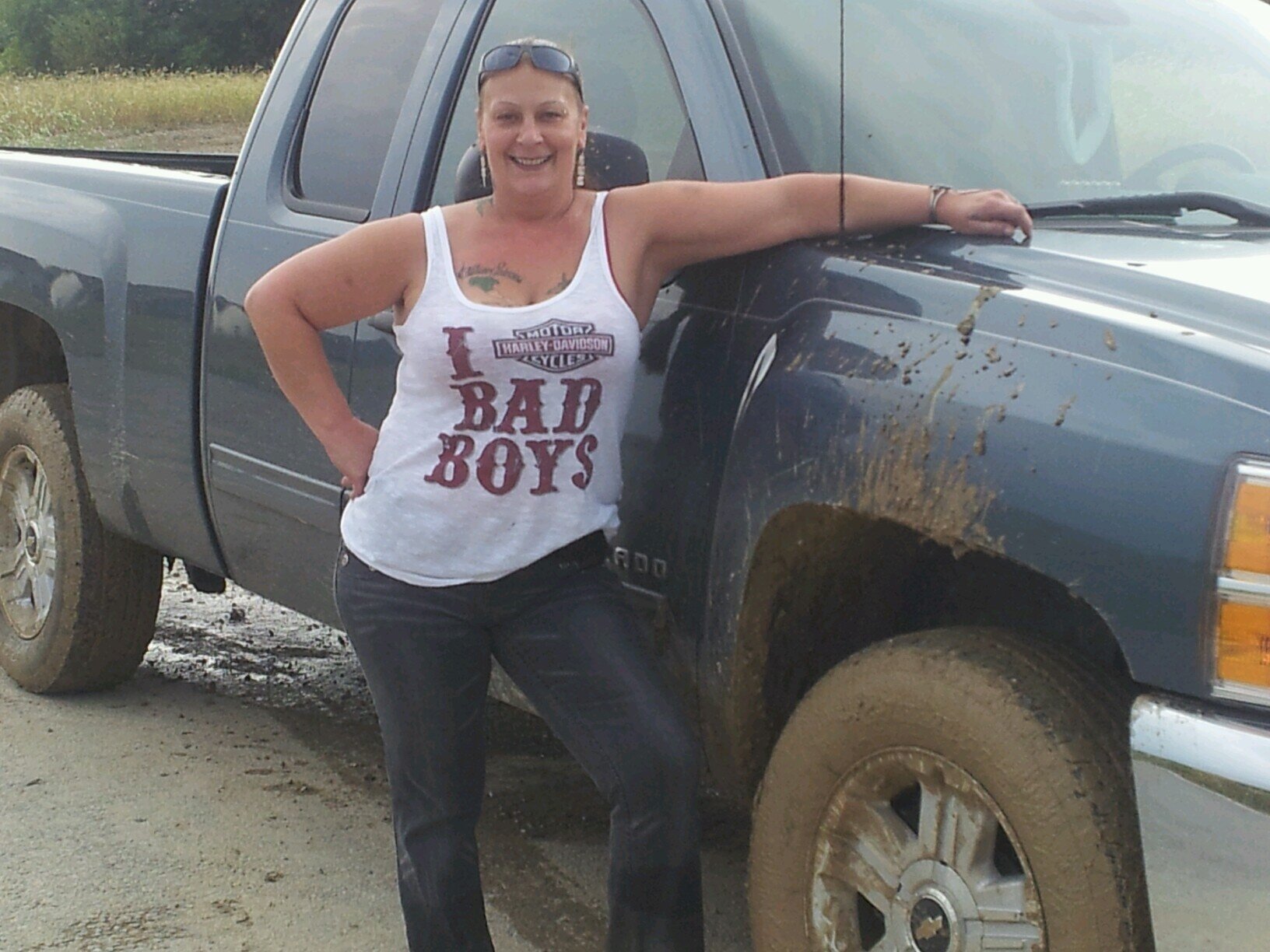 Aspiring amateur photographer/writer. Tomboy who loves family, 4wheelin', Harleys, my puppy, and just plain 'ol fun :-)