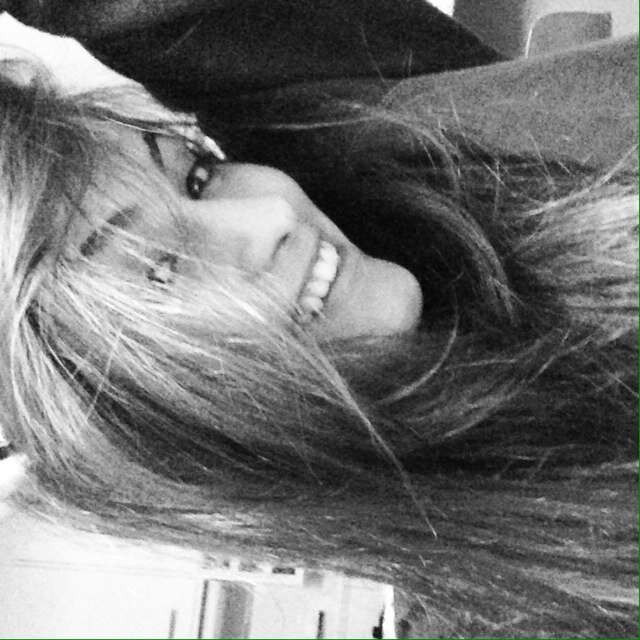 Sorria, e viva a vida simplesmente.