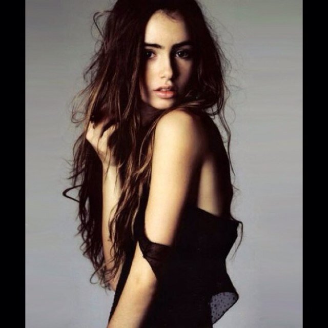 A distant realtion to Prof. Snape. I'm new to hogwarts. I'm a 6th year. And I'm a Slytherin. I enjoy, partys and boys. #HPRP