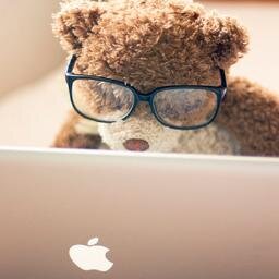 Bem sou um ADOLESCENTE !rsrs um Aborrecente tambem,claro,haha segue de volta e retweet a bagas aqui!jovens tem o maior poder :D