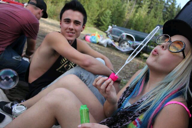 Its just a Country kinda thang ;)yeehaw! Follow me ill follow back! Oh . I also love to parrty :3 Dat bassss sounnnds