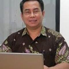 I am a happy father who loves SEO and Internet Marketing.