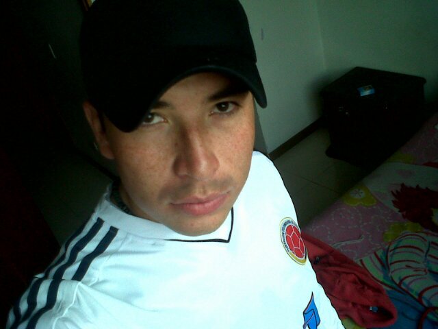 Frescura total, nada de problemas, me escanta vivir, farrear, reir y hacer reir :)