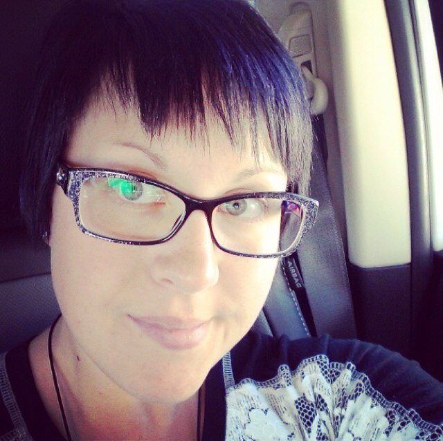 daughter, sister, wife, mama, dog lover, friend, wanna-be triathlete, hot yoga lover, blog reader, coffee drinker, country music fan